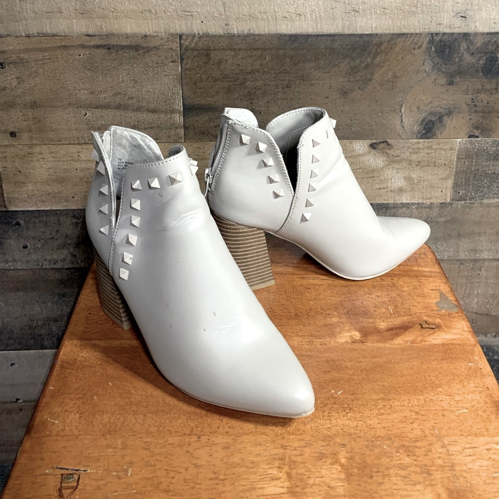 Sugar leather ankle length ivory booties